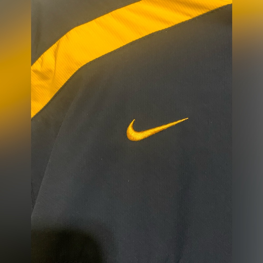 Nike Pullover - Picture 4 of 16